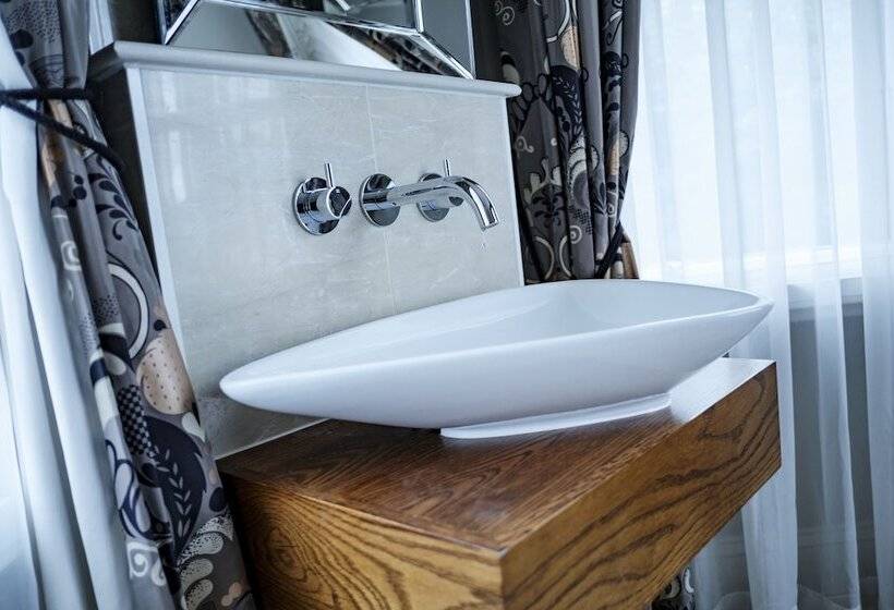 豪华套房, The Drayton Court