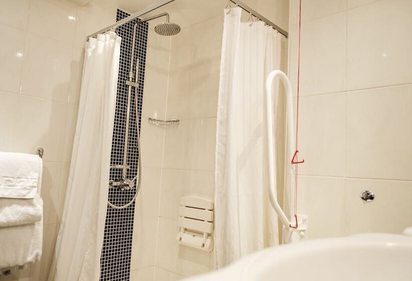 标准间, The Drayton Court