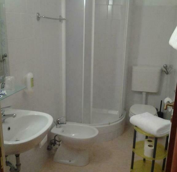 Standaard Driepersoonskamer, Touring