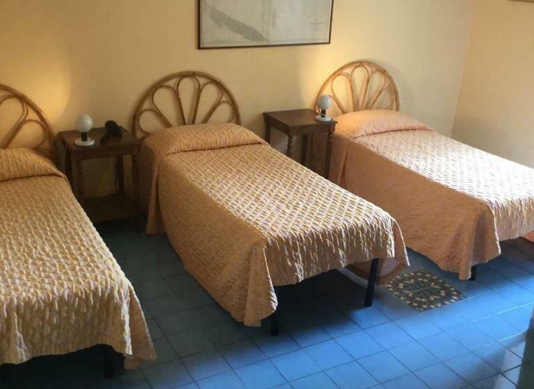 Standaard Driepersoonskamer, Touring