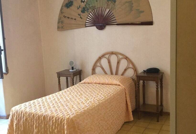 Standaard Éénpersoonskamer, Touring