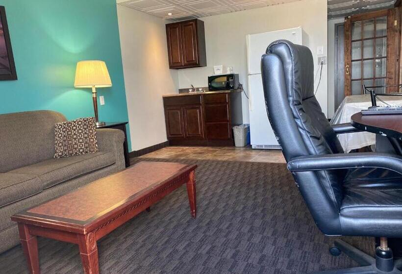 جناح, Travelodge By Wyndham Miramichi New Brunswick