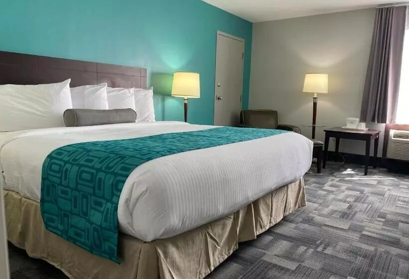 キングサイズベッドのスタンダードルーム, Travelodge By Wyndham Miramichi New Brunswick