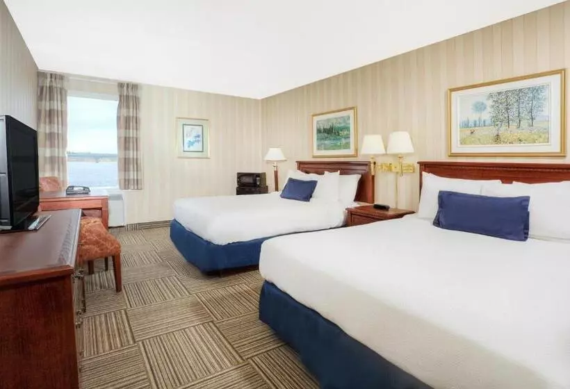 スタンダードルーム, Travelodge By Wyndham Miramichi New Brunswick
