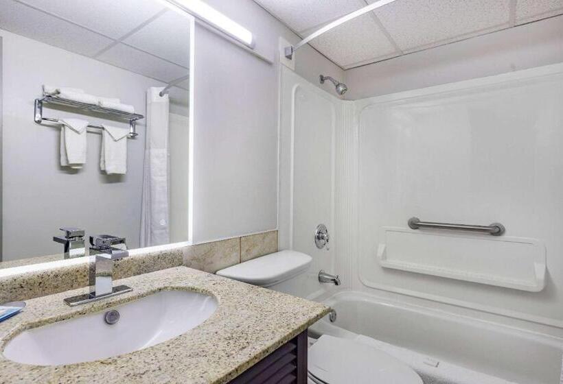 غرفة قياسية, Travelodge By Wyndham Miramichi New Brunswick