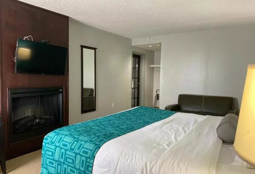 キングサイズベッドのスイートルーム, Travelodge By Wyndham Miramichi New Brunswick