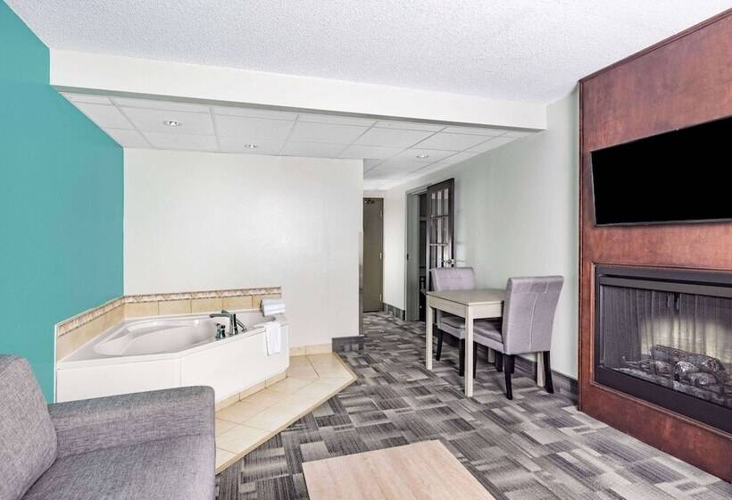 جناح, Travelodge By Wyndham Miramichi New Brunswick