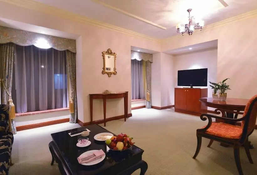 Deluxe-sviitti, Yuda Palace