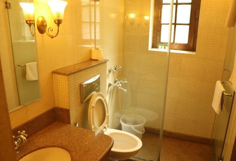 חדר סופריור, Lutyens Bungalow