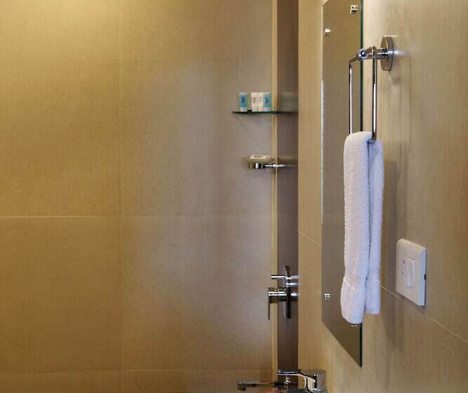 דירת חדר, Riviera Suites