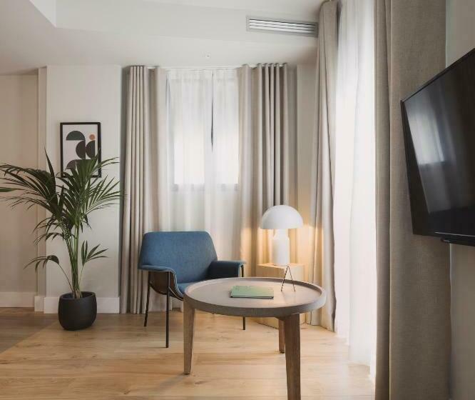 شقة غرفة واحدة, Anderson City Flats