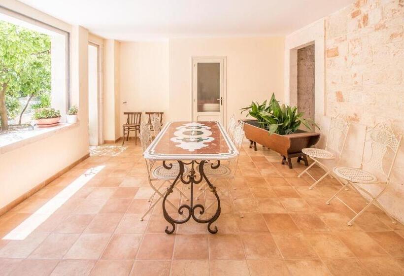 اتاق لوکس سه تخته, Corte Dei Nobili