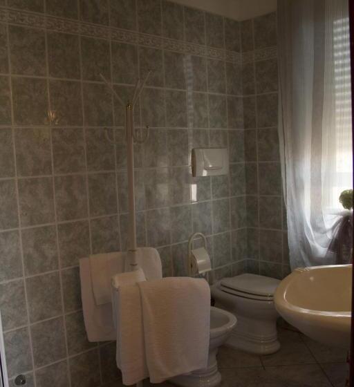 스탠다드 룸, Bb Smallville