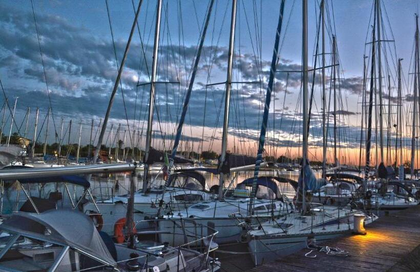 스탠다드 룸, Bb Smallville