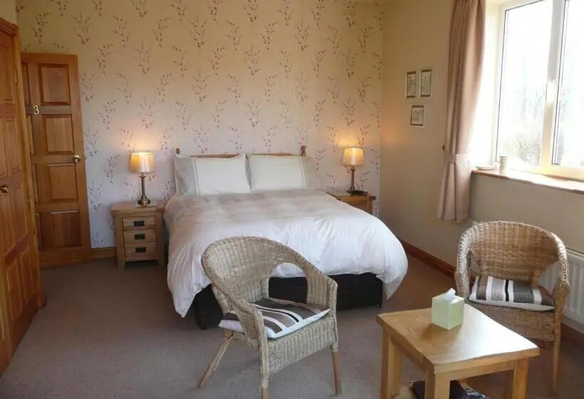 Standard room with outdoor bath, Heulwen Guest House