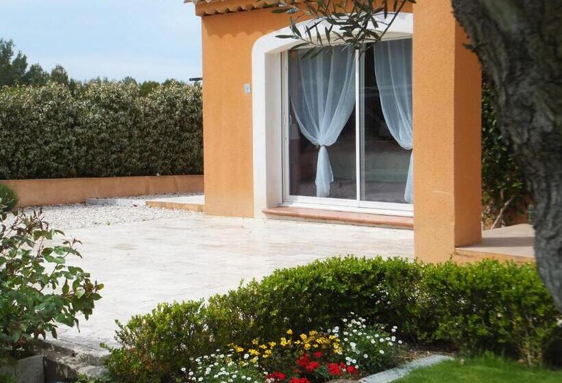 Standard room with outdoor bath, Les Lavandes