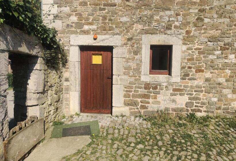 スタンダードスタジオ, La Ferme De Werpin