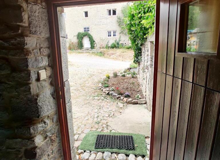 スタンダードスタジオ, La Ferme De Werpin