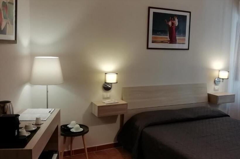 اتاق سوپریور, Helios Assisi