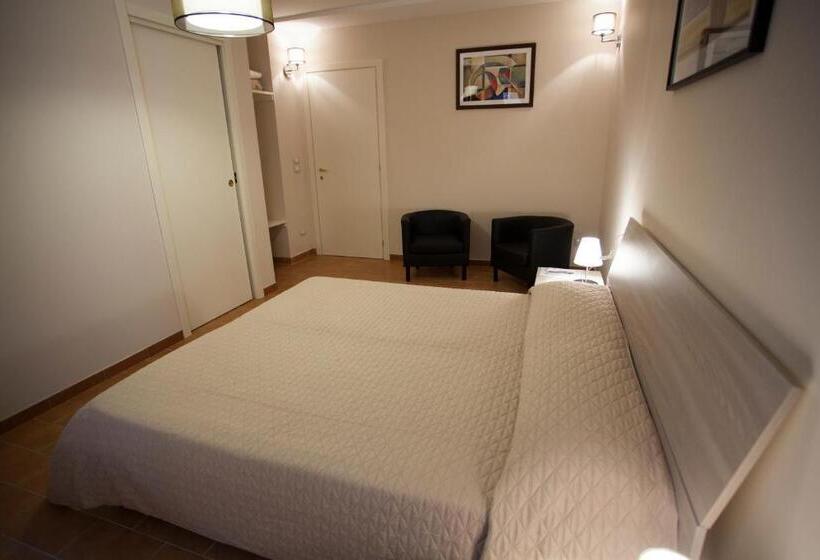 اتاق سوپریور, Helios Assisi