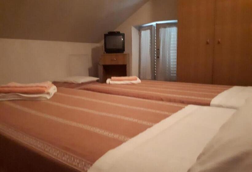 Standard room with outdoor bath, La Colombella