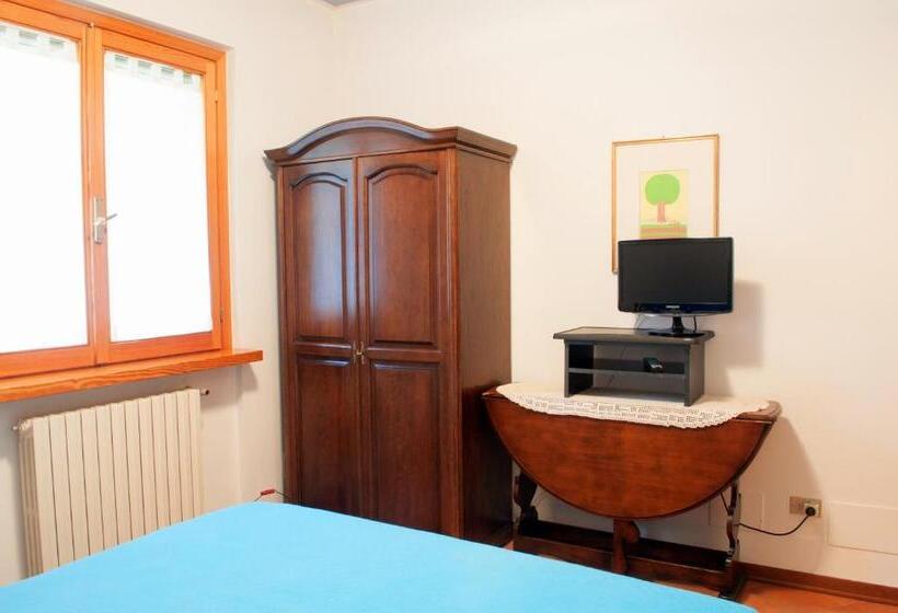 Standard room with outdoor bath, La Casa Dei Boschi