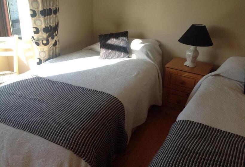 غرفة قياسية مع حمام خارجي, Seber House