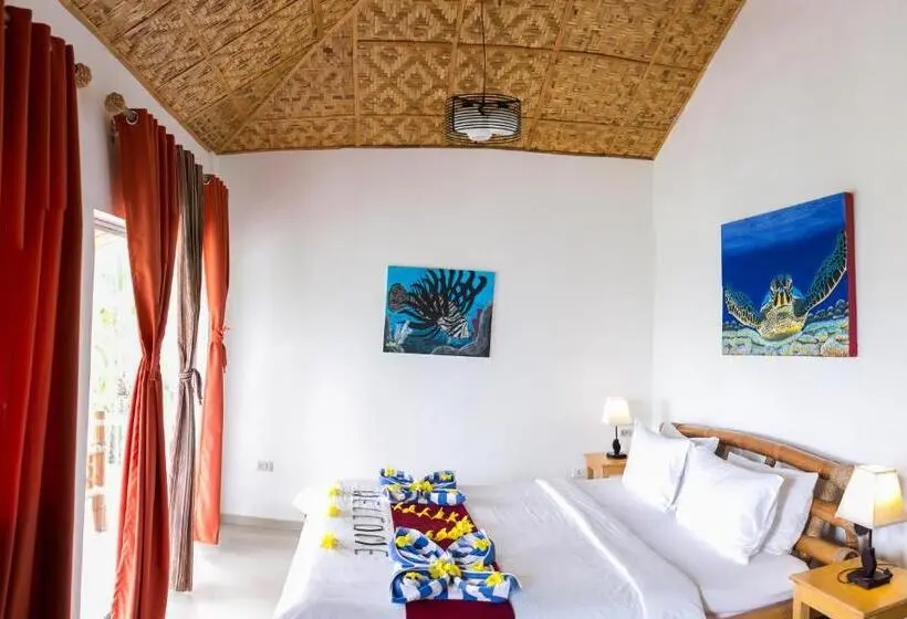 デラックスバンガロー, Blue Star Dive And Resort
