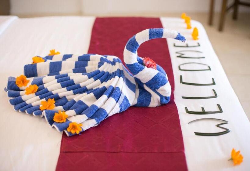 بانگلوی لوکس, Blue Star Dive And Resort