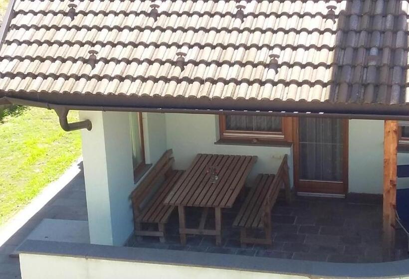 דירת חדר עם טרסה, Roanerhof