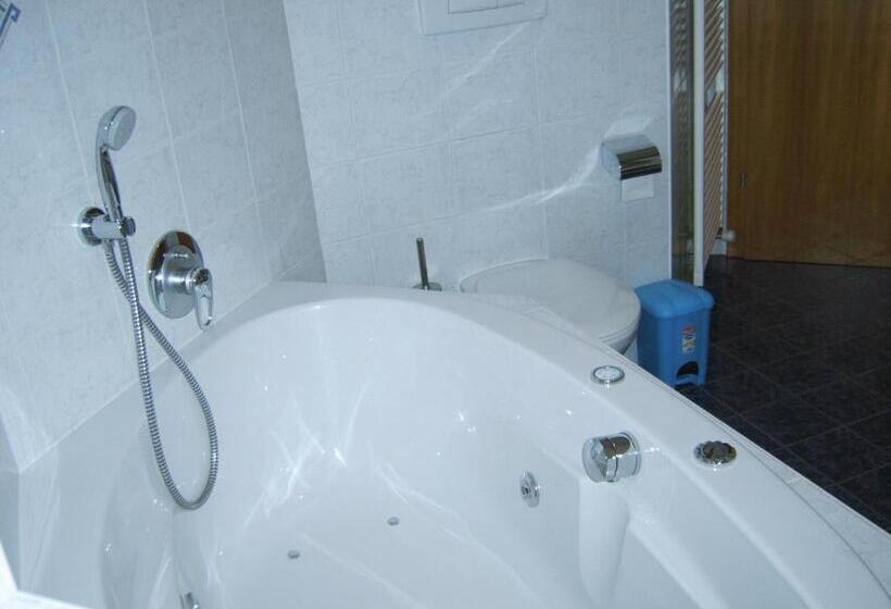 דירת חדר בקומת קרקע, Roanerhof