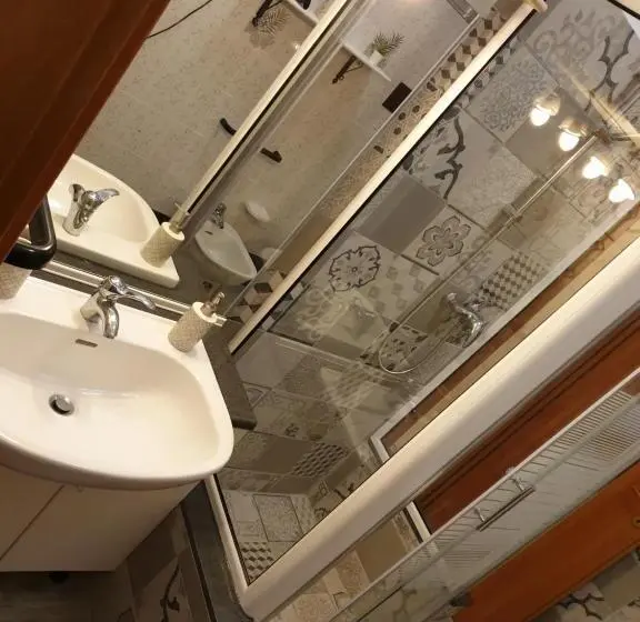 デラックスルーム, B&b Castelluccio