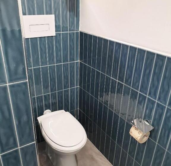 חדר דלוקס לשלושה, B&b Castelluccio