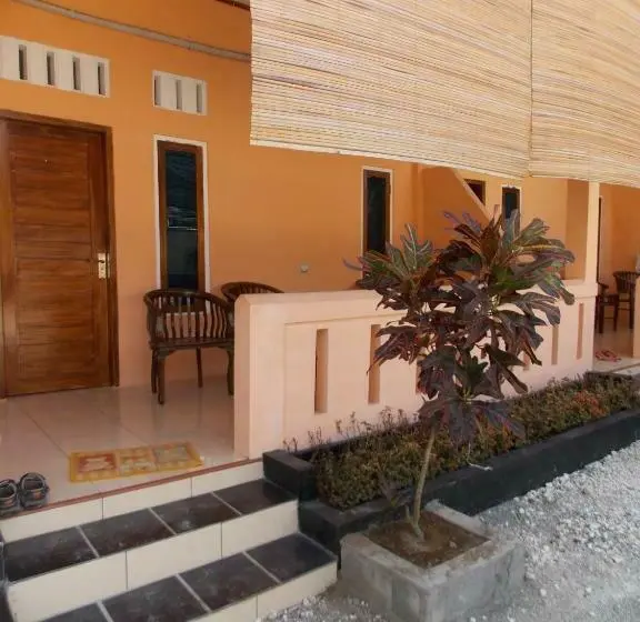 Habitación Familiar, Putra Sindang Asih