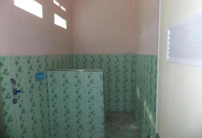 Habitación Familiar, Putra Sindang Asih