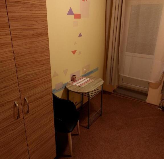 اتاق کلاسیک یک تخته, Arsenal