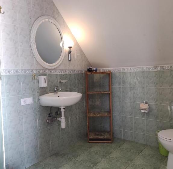 اتاق کلاسیک سه تخته, Arsenal