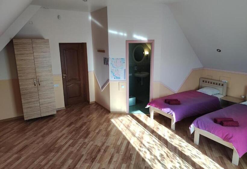 اتاق کلاسیک سه تخته, Arsenal