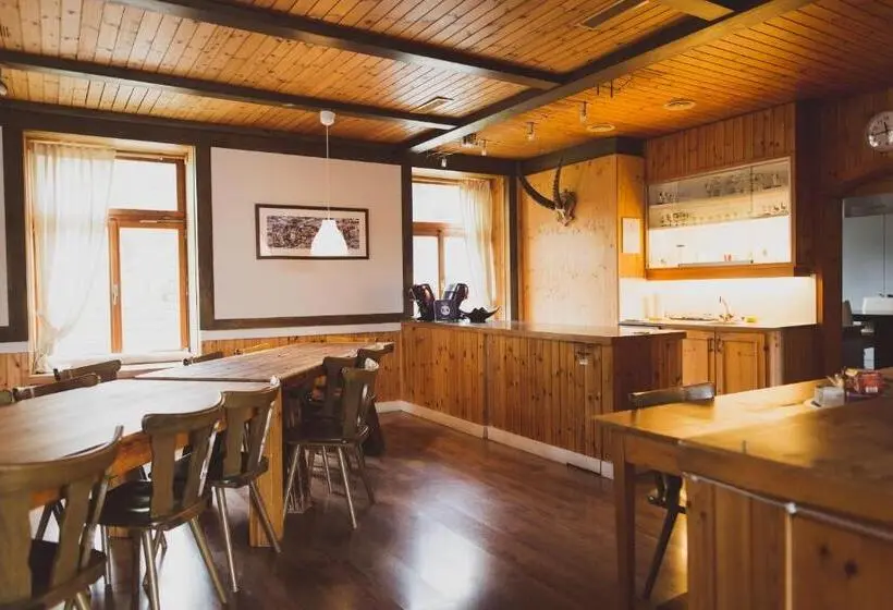 Standard Kolmen Hengen Huone, The Lodge