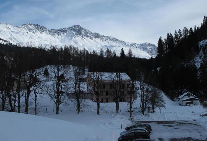 标准间带山景, The Lodge