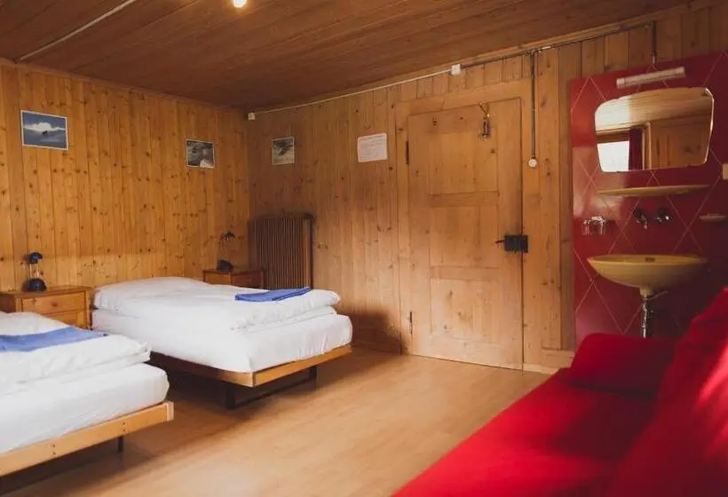 Standard Kolmen Hengen Huone Jaettu kylpyhuone, The Lodge