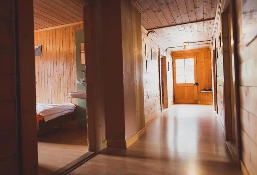 Standard Kolmen Hengen Huone Jaettu kylpyhuone, The Lodge