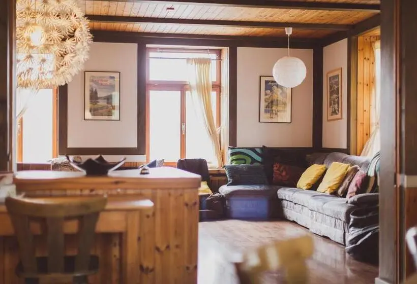 Standard Kolmen Hengen Huone Jaettu kylpyhuone, The Lodge