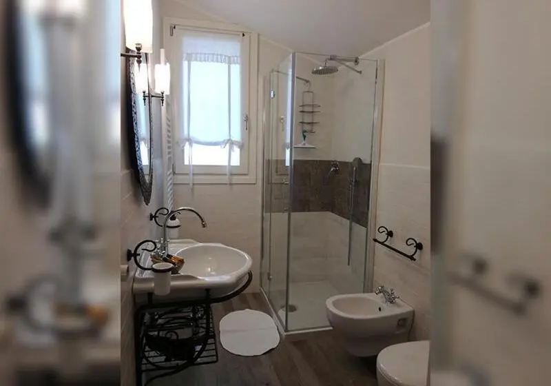 اتاق استاندارد سه نفره, B&b Nadine