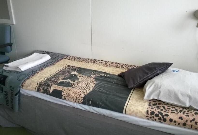 חדר יחיד בסיסי, Motel Ruskalinna