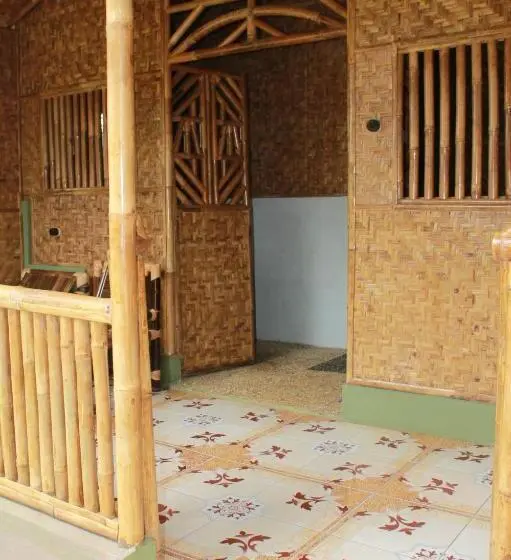 Standard Bungalow, Bale Ku