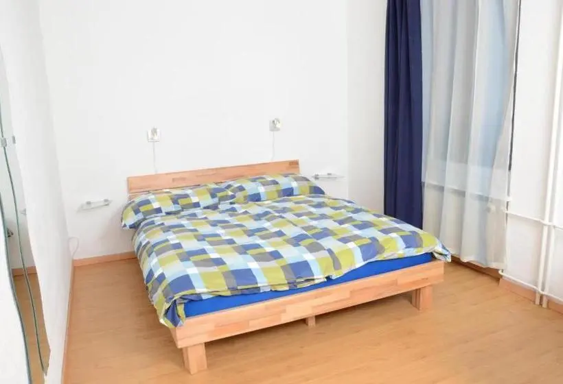 バス共有のスタンダードルーム, Guesthouse Casa Esperanza Basel