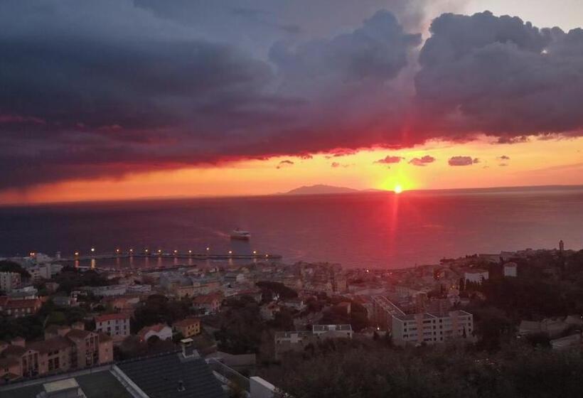 اتاق استاندارد با چشمانداز دریا, Villa Patrizia