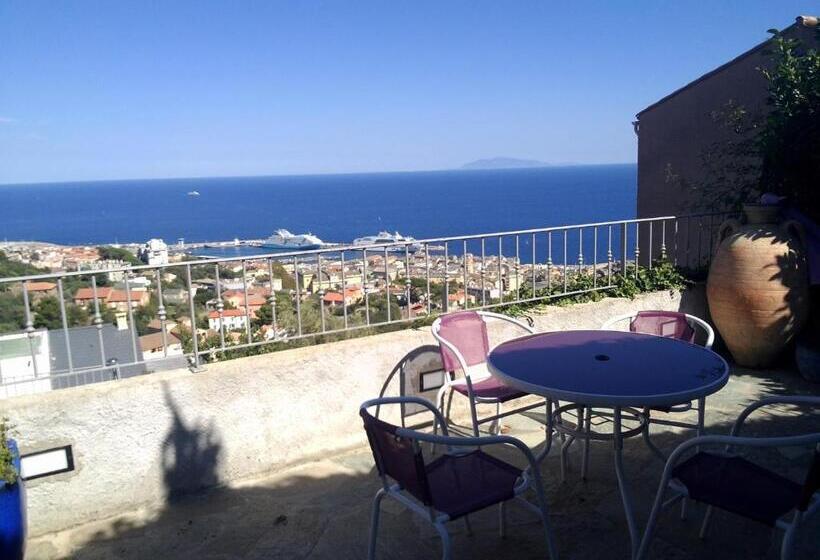 ویلای یک اتاق خوابه با استخر شنا, Villa Patrizia