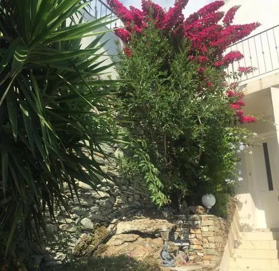 اتاق استاندارد با بالکن و چشم‌انداز دریا, Villa Patrizia
